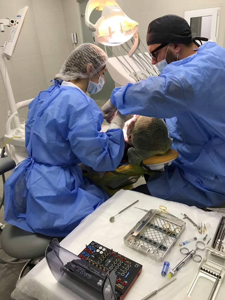 «Smaga Dental Clinic» пропонує Вам весь спектр послуг пов’язаних з імплантацією та презентує Вам хірургічний набір системи AnyRidge корпорації MegaGen