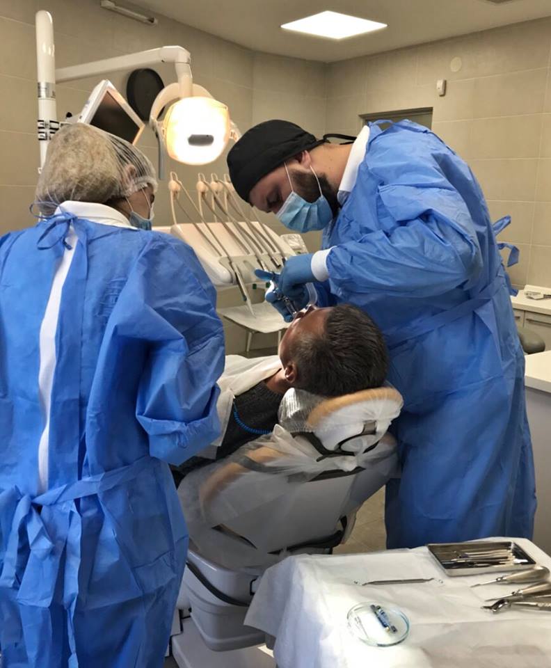 Насыщенный рабочий день в Smaga dental clinic вместе с нашим опытным врачом хирургом-имплантологом Обабко Александром Николаевичем.